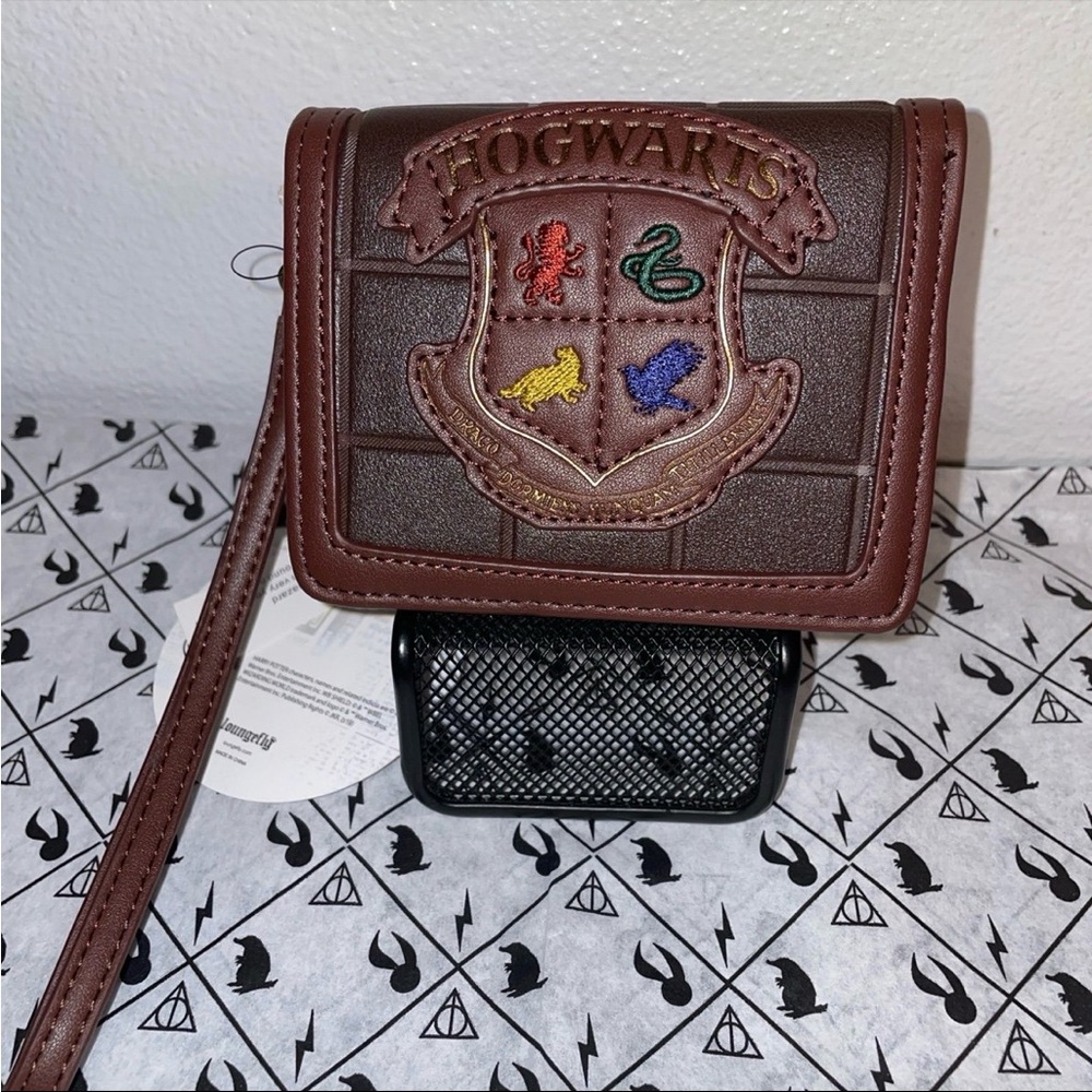 Exclusive Wizarding World Harry Potter Hogwarts Houses Quidditch Wristlet Wallet